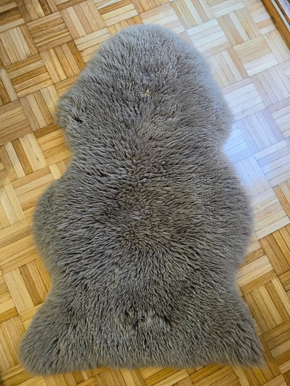 Plush Gray 100% Wool Sheepskin Rug